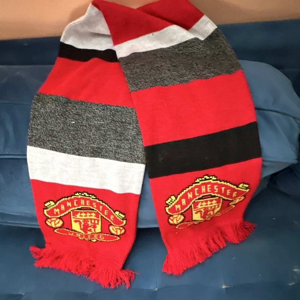 Manchester United Officially Licensed Soccer Scarf Red Black Gray White